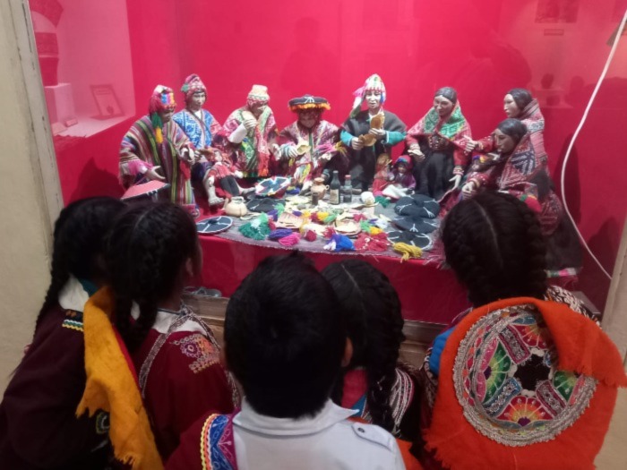 Quechua children learning about their heritage