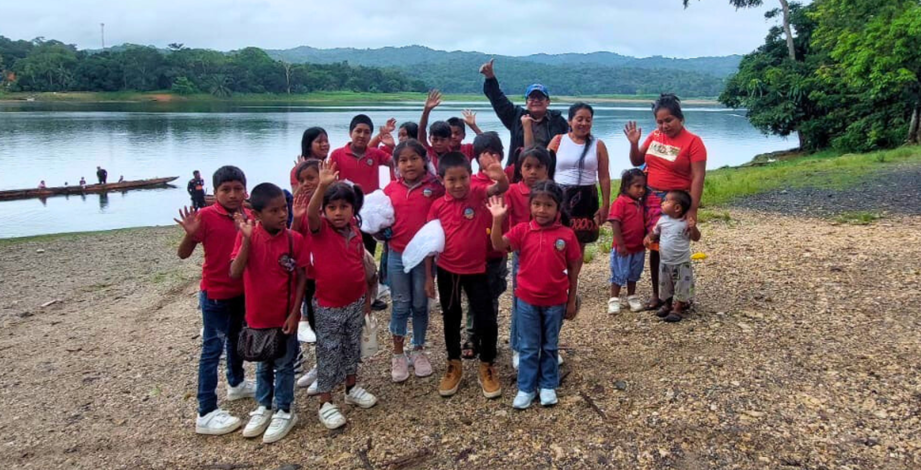 Emberá Drúa kids in Panama